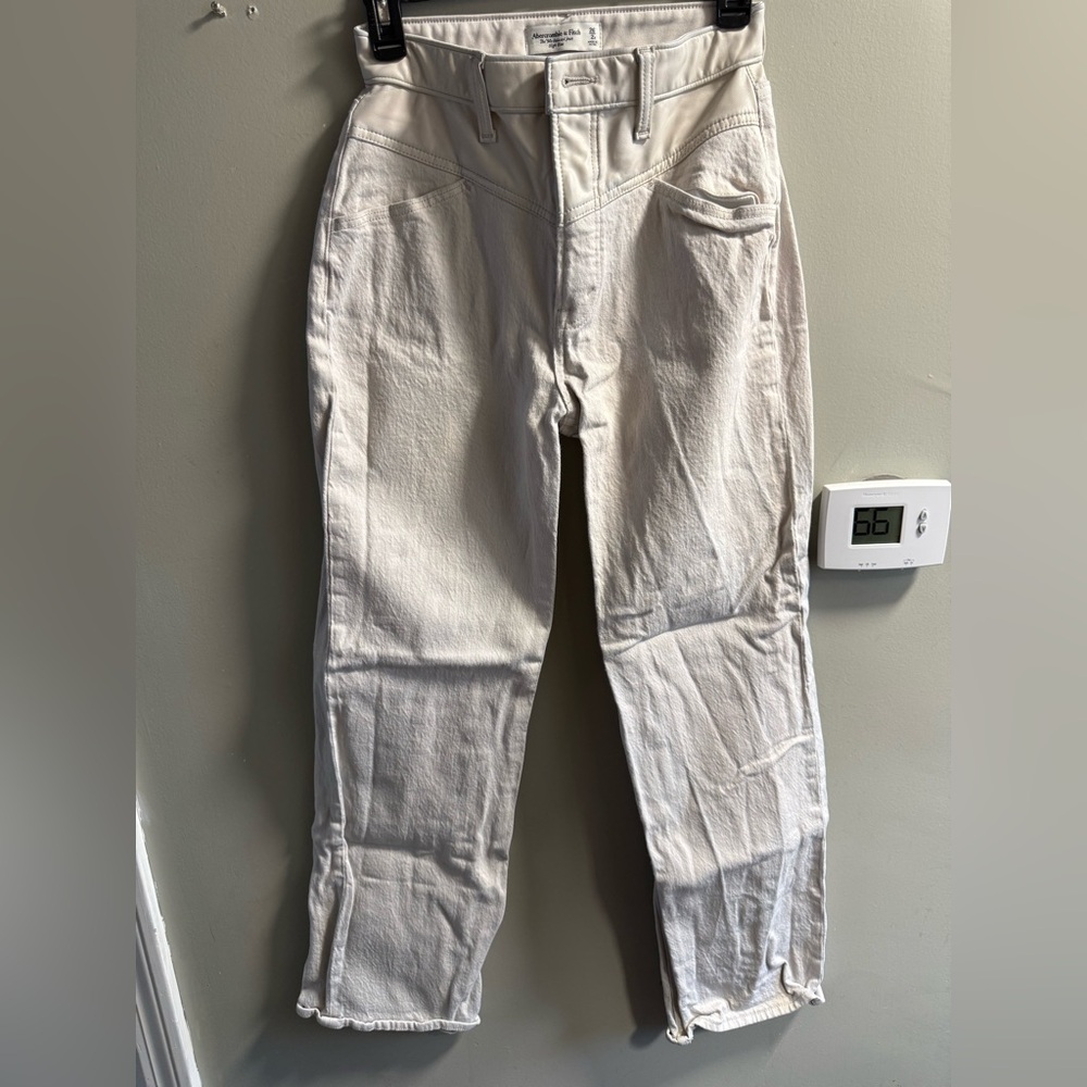 Abercrombie high rise relaxed curve love jean